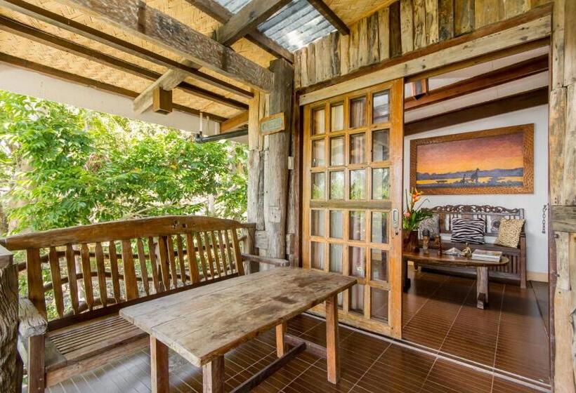 패밀리 룸 산 전망, Oldwoods By The Sea Nature Resort Pangasinan