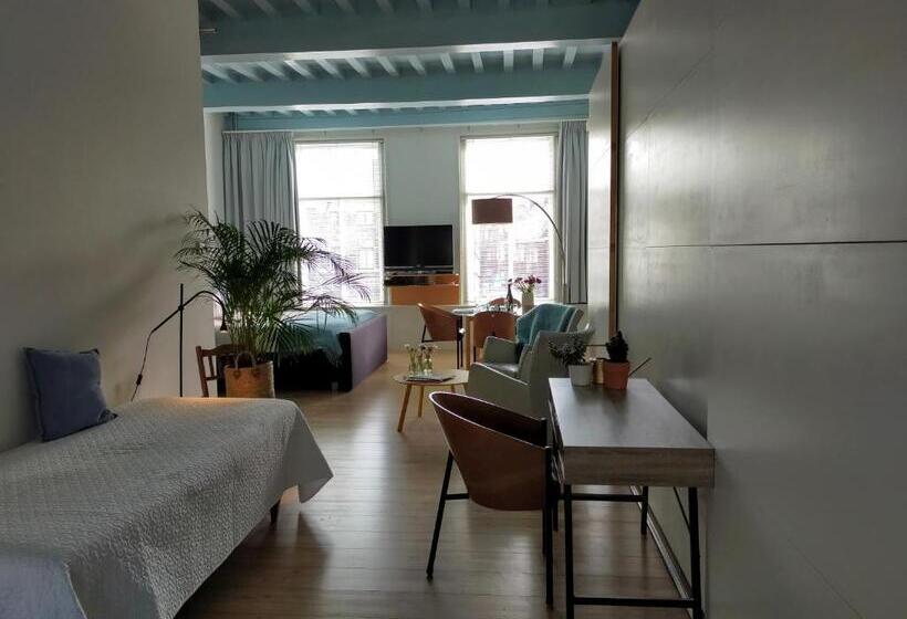 デラックストリプルルーム, B&b Hart Van Leiden