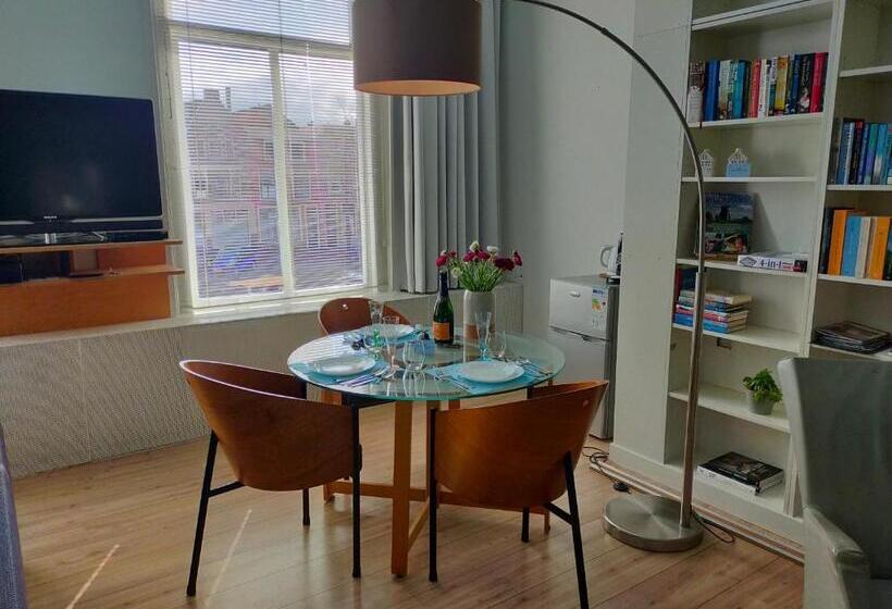 デラックストリプルルーム, B&b Hart Van Leiden