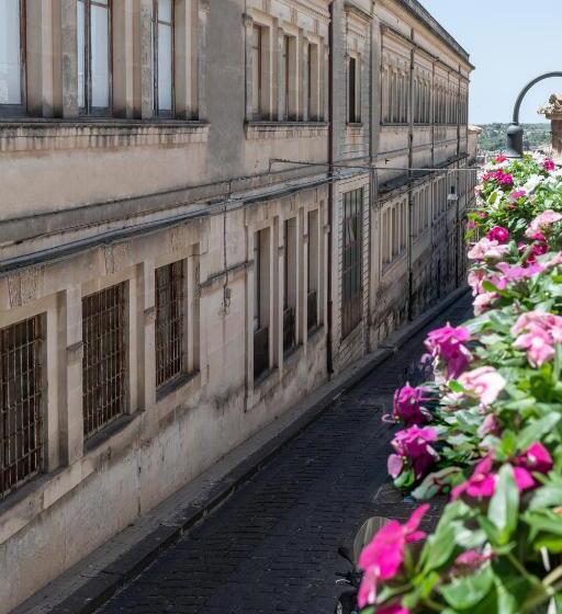 스탠다드 발코니 룸, A Calata