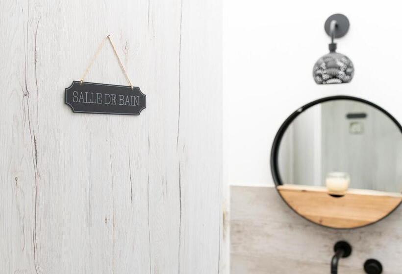 스탠다드 발코니 룸, A Calata