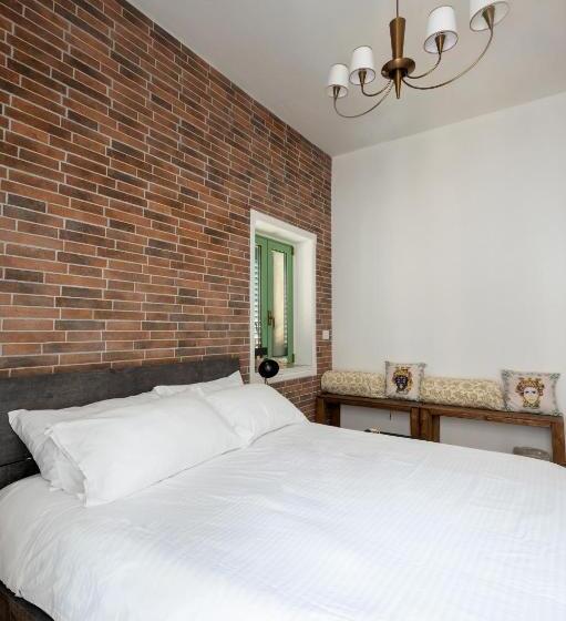 스탠다드 발코니 룸, A Calata