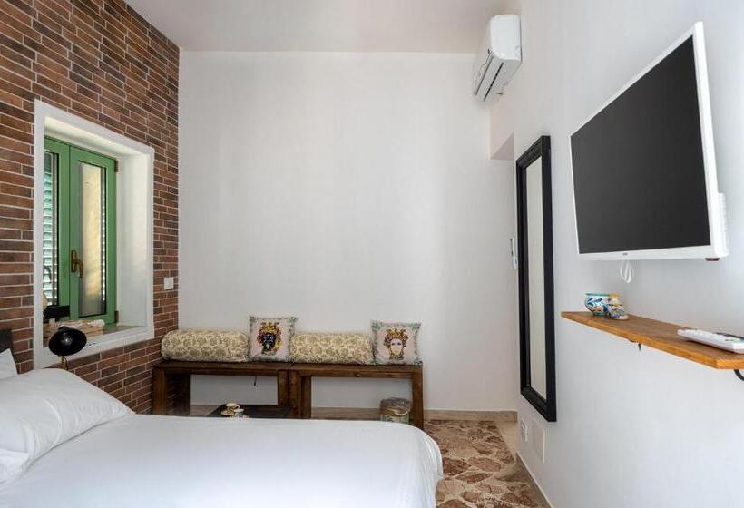 스탠다드 발코니 룸, A Calata