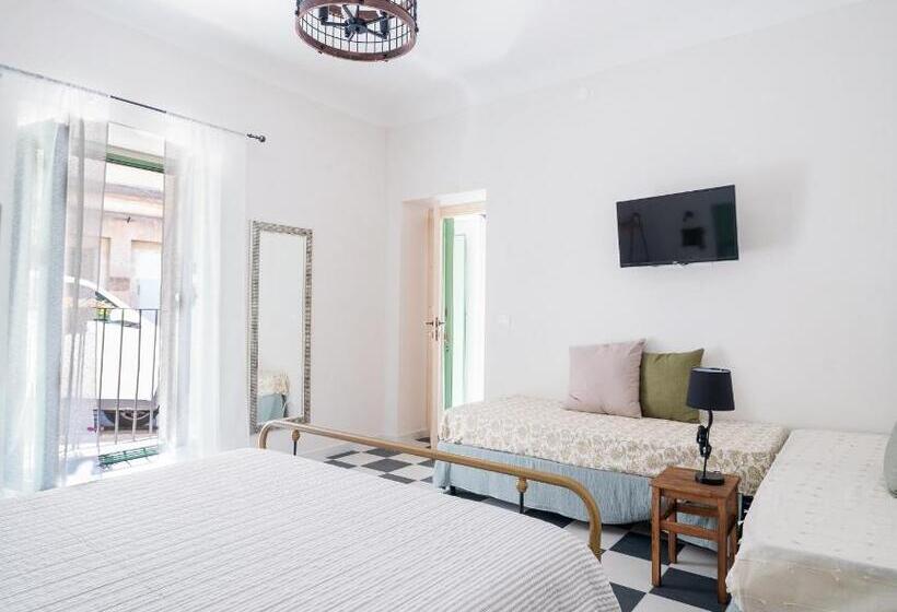 수피리어 패밀리 룸, A Calata