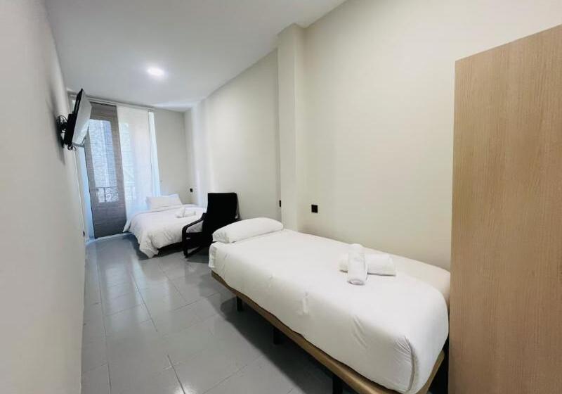 اتاق استاندارد سه نفره, Montera Center Madrid
