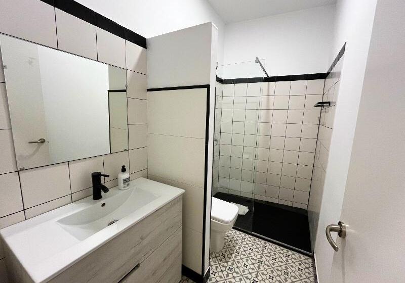 اتاق استاندارد چهار تخته, Montera Center Madrid