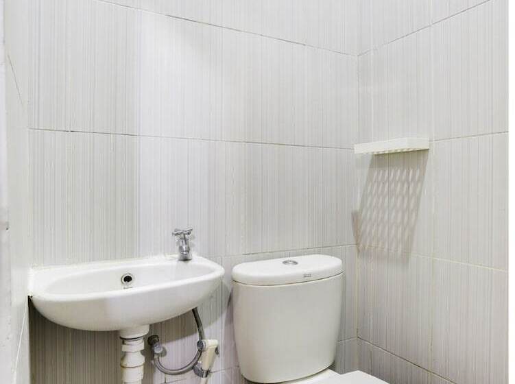 اتاق لوکس یک تخته, Griya Loka 1 Syariah Near Rsud Dr Kariadi Mitra Reddoorz