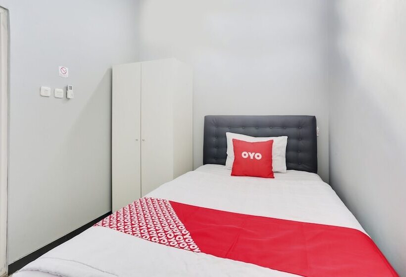 اتاق لوکس یک تخته, Griya Loka 1 Syariah Near Rsud Dr Kariadi Mitra Reddoorz