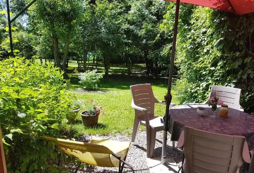 Huoneisto 1 Makuuhuone Puutarhanäkymä, à La Petite Maison