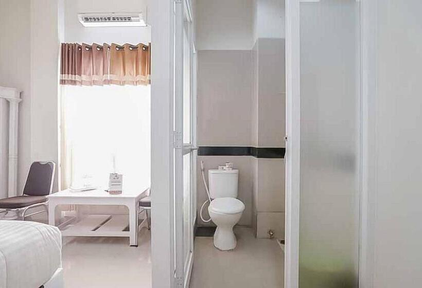 חדר סטנדרט, Reddoorz Plus Near Palembang Airport 3