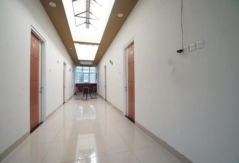 חדר סטנדרט, Reddoorz Plus Near Palembang Airport 3