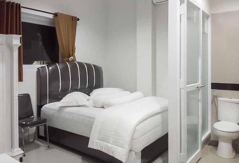 Номер Стандарт, Reddoorz Plus Near Palembang Airport 3