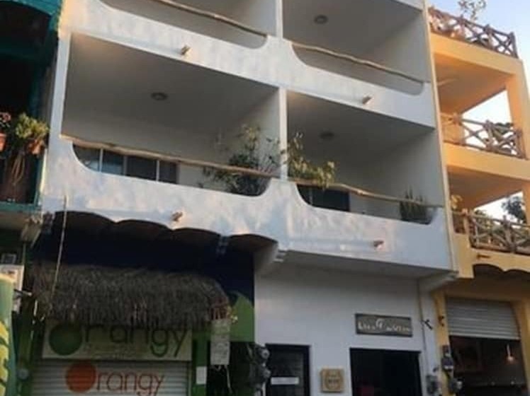 管理人员工作室, Casa Nayar