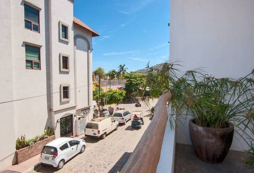 管理人员工作室, Casa Nayar