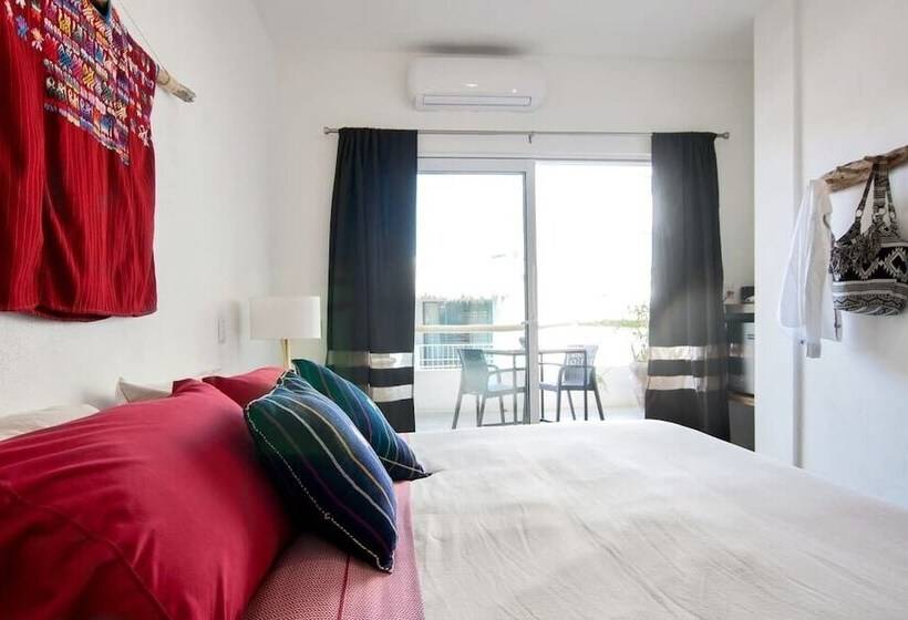 管理人员工作室, Casa Nayar