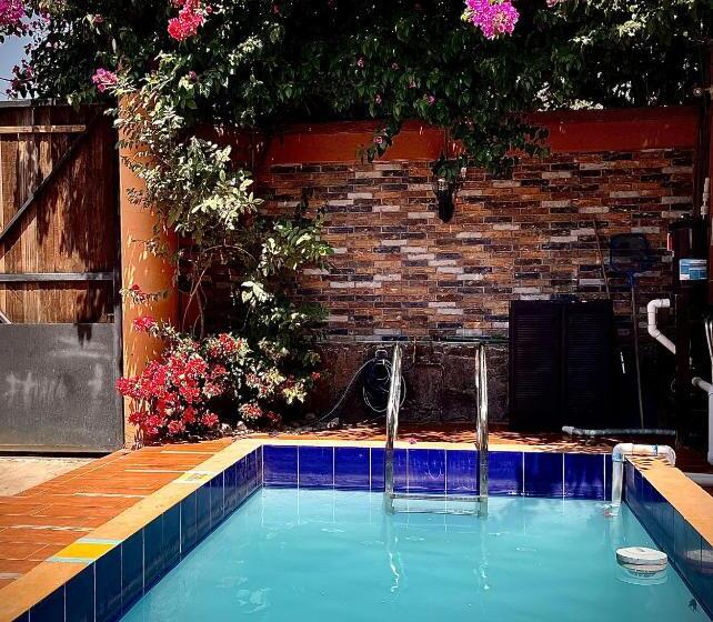 标准间, West Refugio