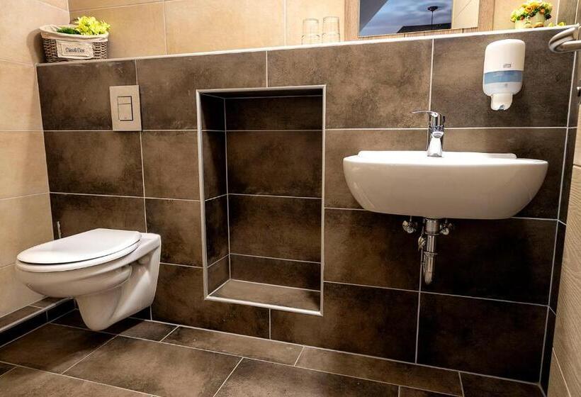 Номер Стандарт, Dreko Panzió & Borbisztró