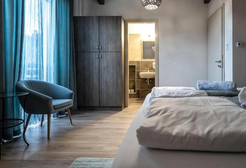 Номер Deluxe, Dreko Panzió & Borbisztró