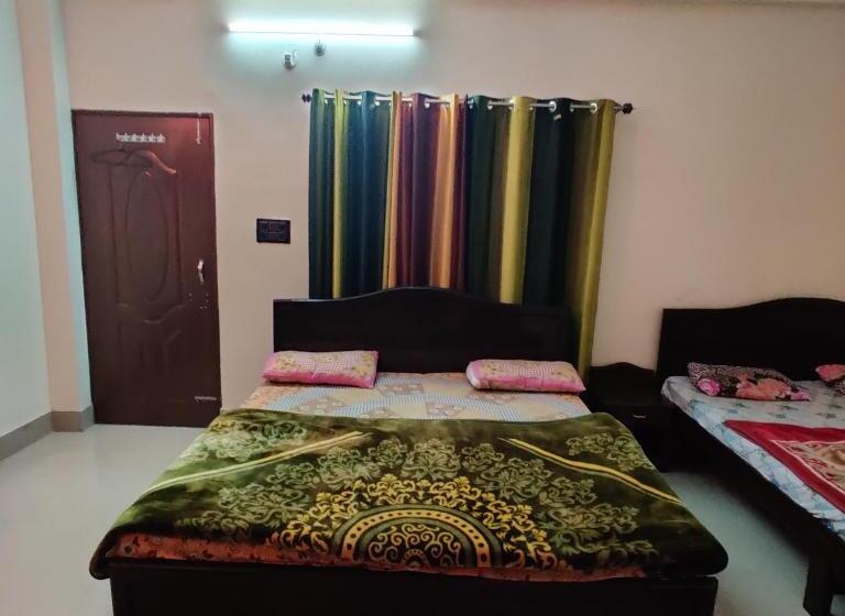 4인용 스탠다드 룸, Aashriwad