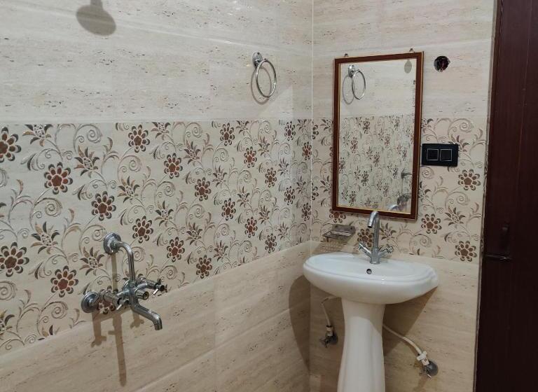 4인용 스탠다드 룸, Aashriwad