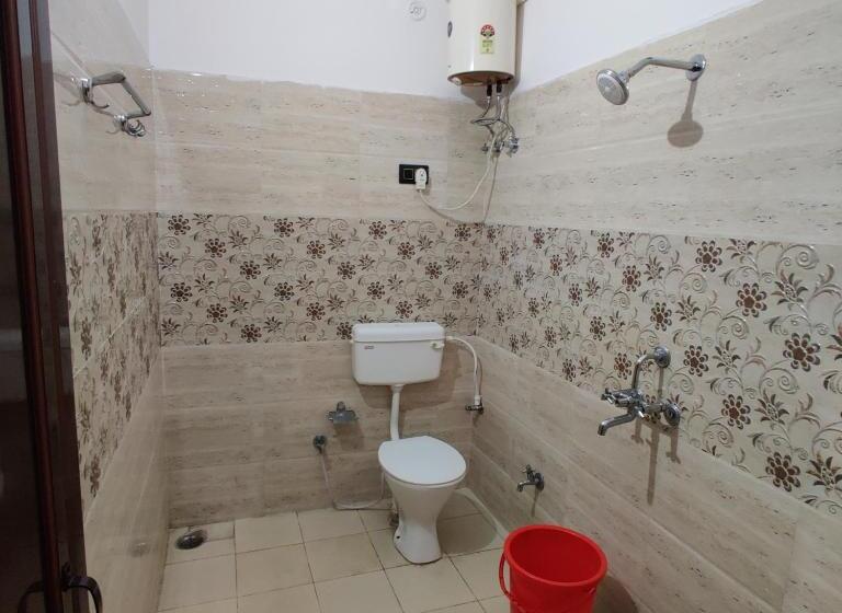 4인용 스탠다드 룸, Aashriwad