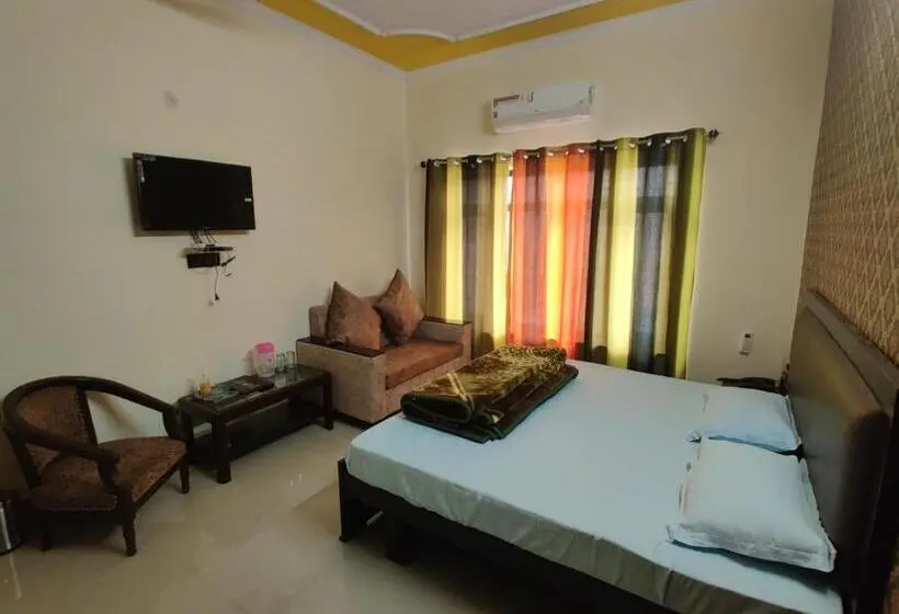 Suite Executive, Aashriwad