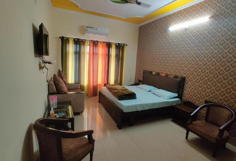 이그제큐티브 스위트, Aashriwad