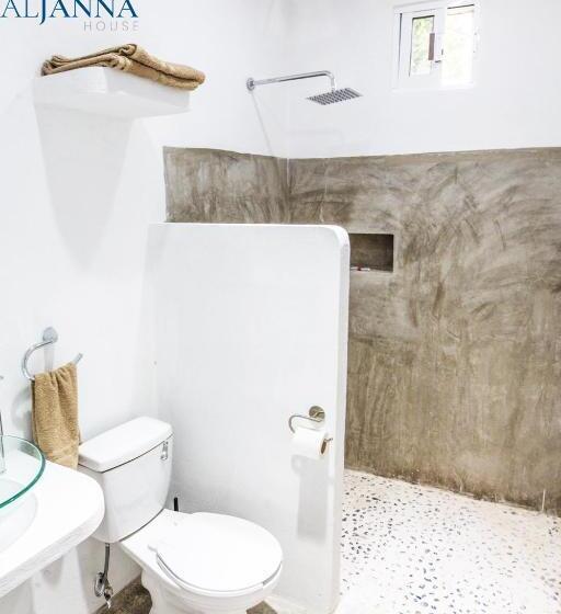 סטודיו דלוקס, Aljanna House