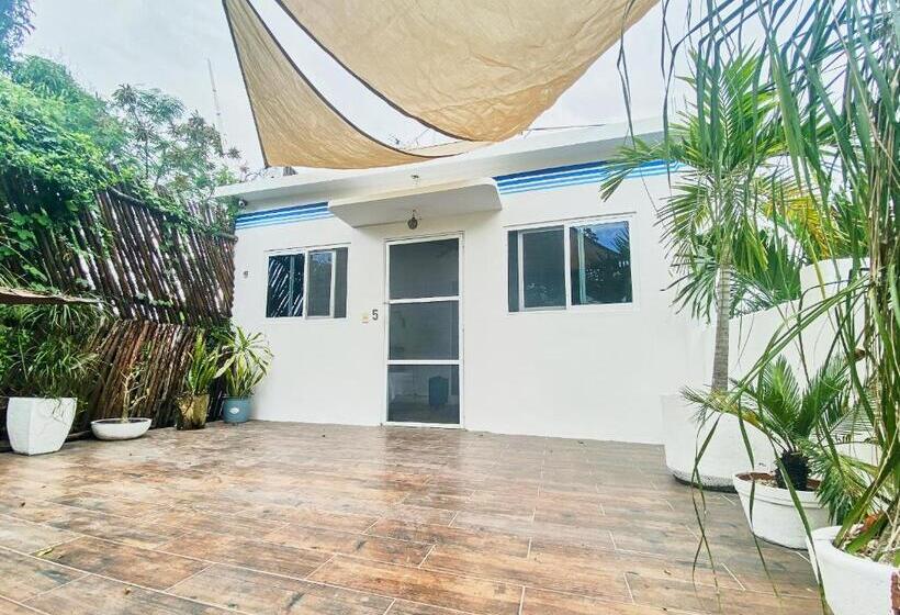 סטודיו סטנדרט עם מרפסת, Aljanna House