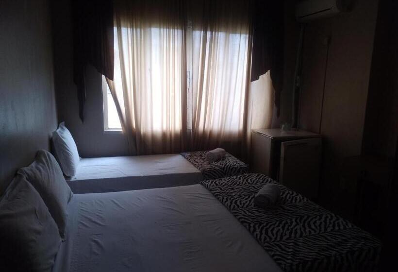 اتاق اکونومی, Fronteira