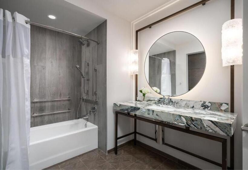 غرفة قياسية سرير كينج, Grand Bohemian Lodge Greenville, Autograph Collection