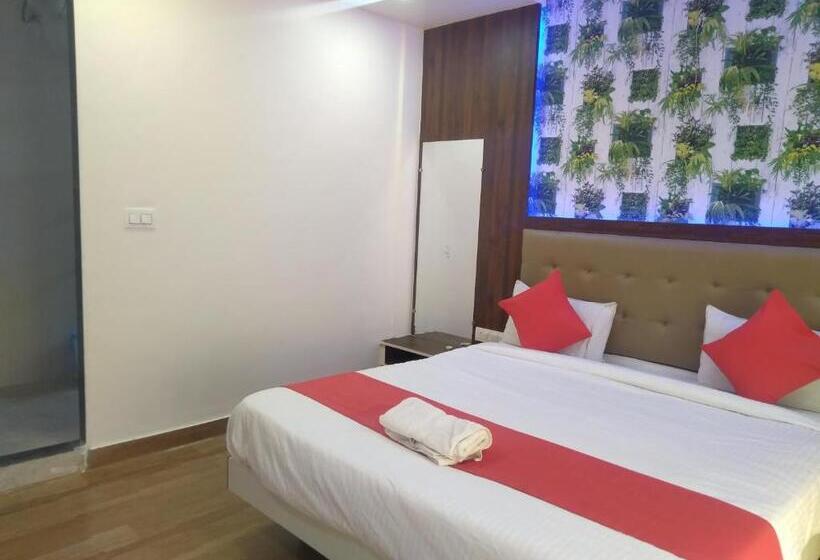 豪华房间, Rest Inn Pune