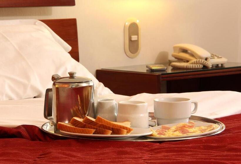 اتاق استاندارد سه نفره, Los Mirtos Suite &