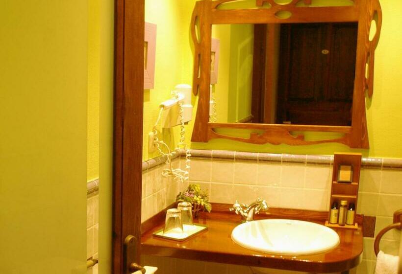 Люкс, Casa Del Infanzón