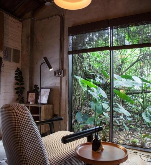 کلبه ییلاقی, Twilight Forest