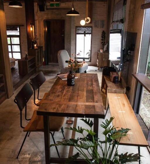 کلبه ییلاقی, Twilight Forest