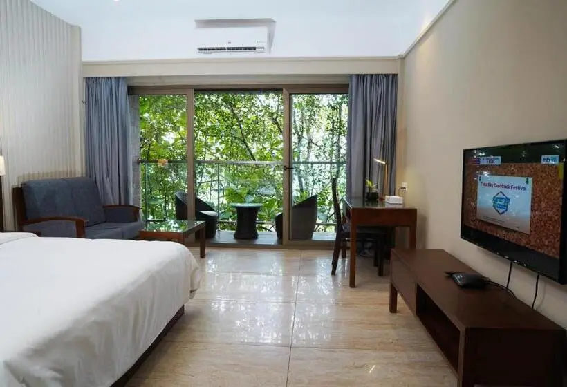 Camera Standard con Vista, Elephant Passage