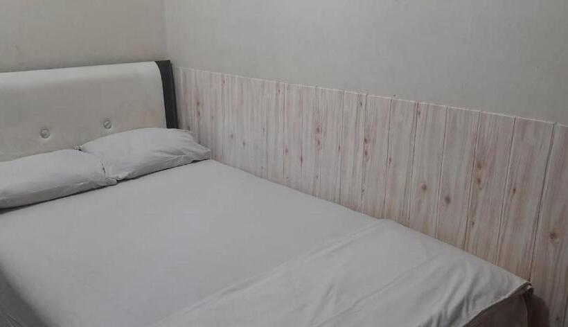 Стандартный Номер Кровать Кинг, Oyo 90706 Kost Alam Jaya Syariah