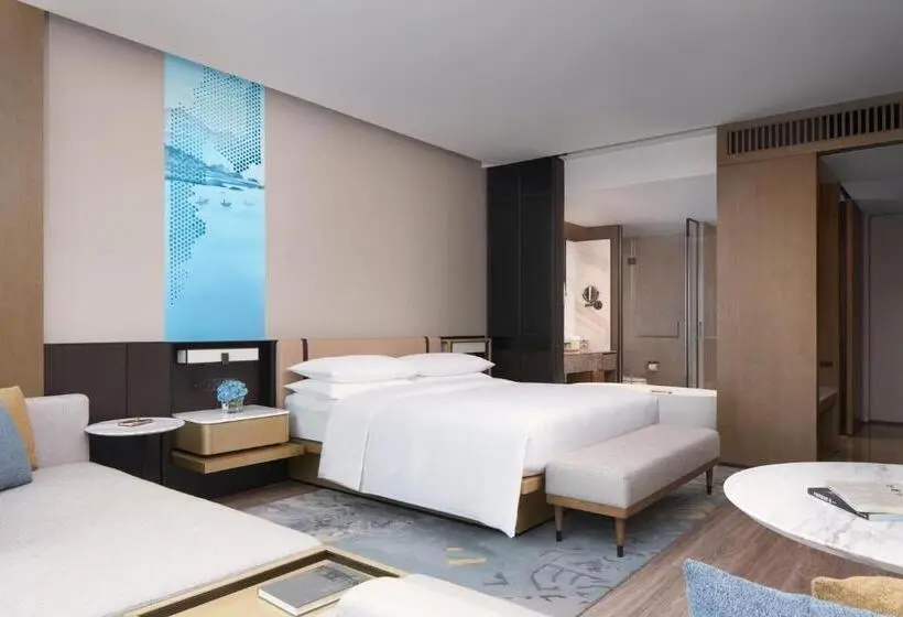 キングサイズベッド、シティビューデラックスルーム, Jinhua Marriott
