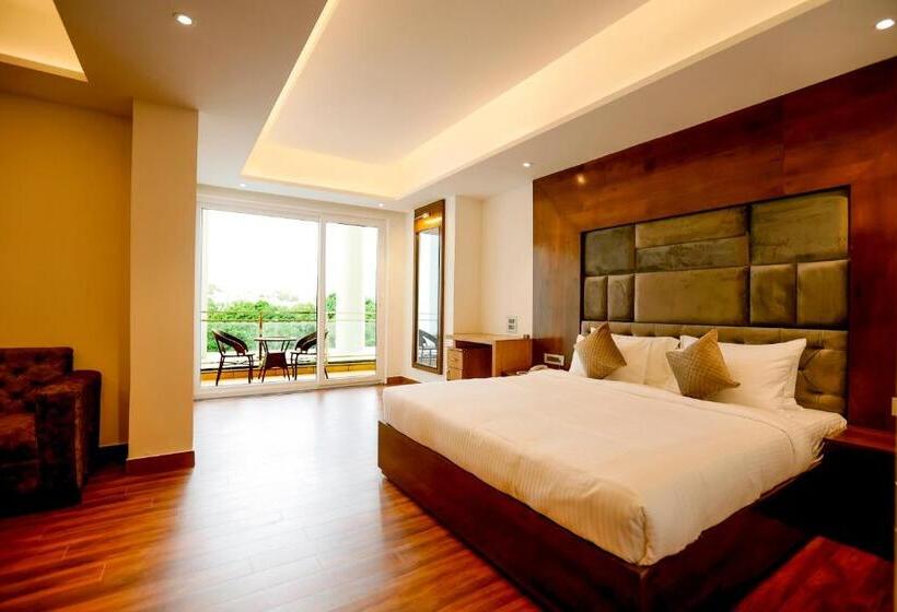 חדר סטנדרט עם מיטת קינג, The Emerald Grand