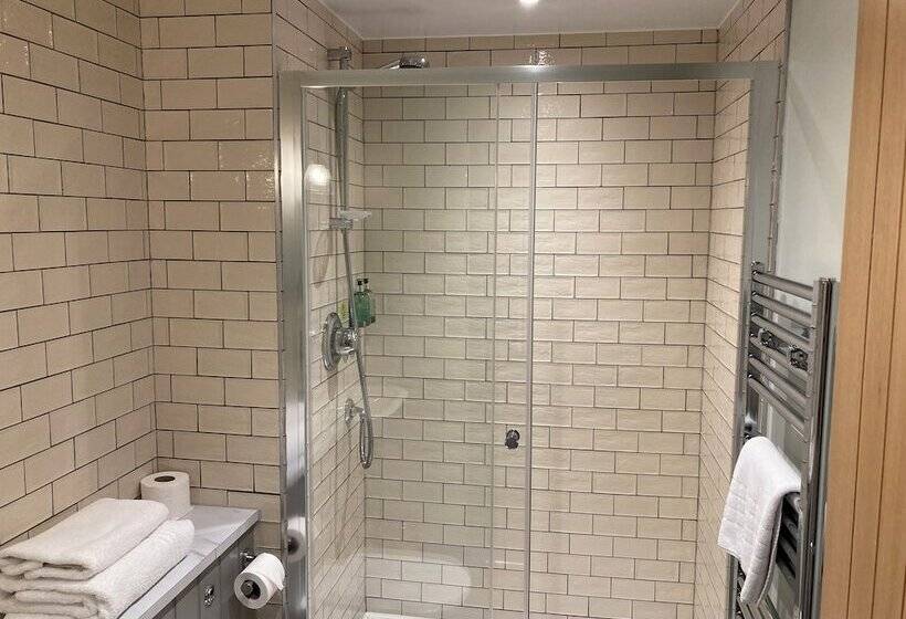 스탠다드 룸, The Stork