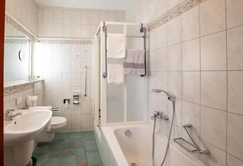 Huoneisto 2 Makuuhuonetta, Aparthotel Hohenzollern