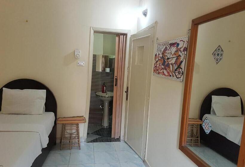 اتاق استاندارد یک نفره, Bob Marley Hotel Luxor & Restaurant