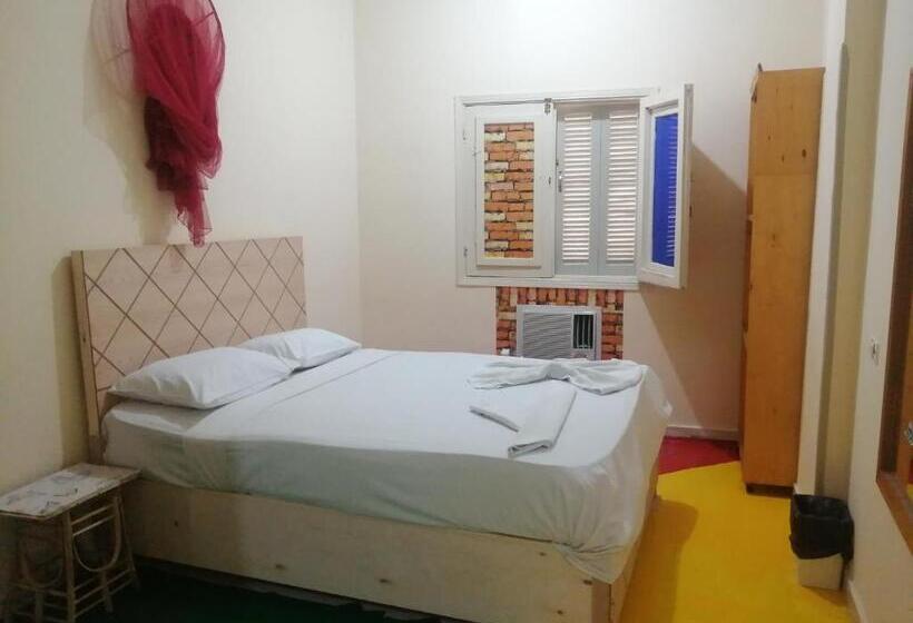 اتاق خانوادگی, Bob Marley Hotel Luxor & Restaurant