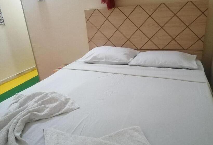 اتاق خانوادگی, Bob Marley Hotel Luxor & Restaurant