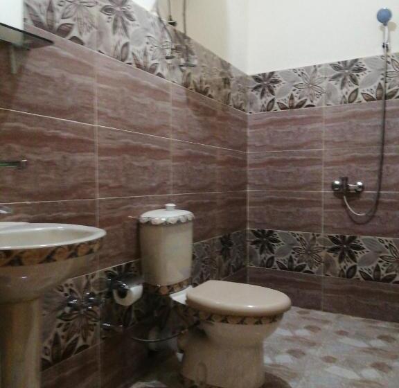 اتاق خانوادگی, Bob Marley Hotel Luxor & Restaurant