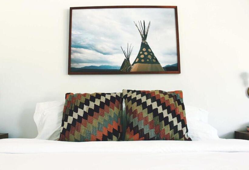 غرفة قياسية سرير كينج, Amigo Motor Lodge