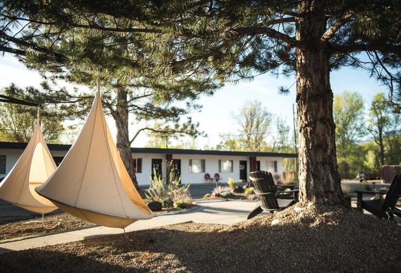 Номер Deluxe Кровать Кинг, Amigo Motor Lodge