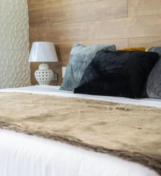 Полулюкс, Kh Hotel Boutique