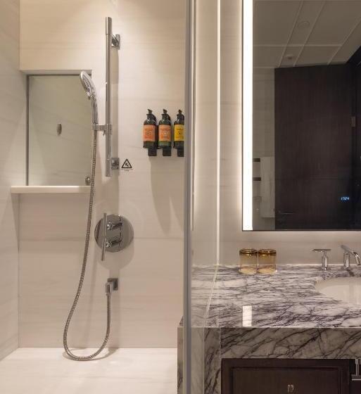 Номер Deluxe, Shangrila Qiantan, Shanghai